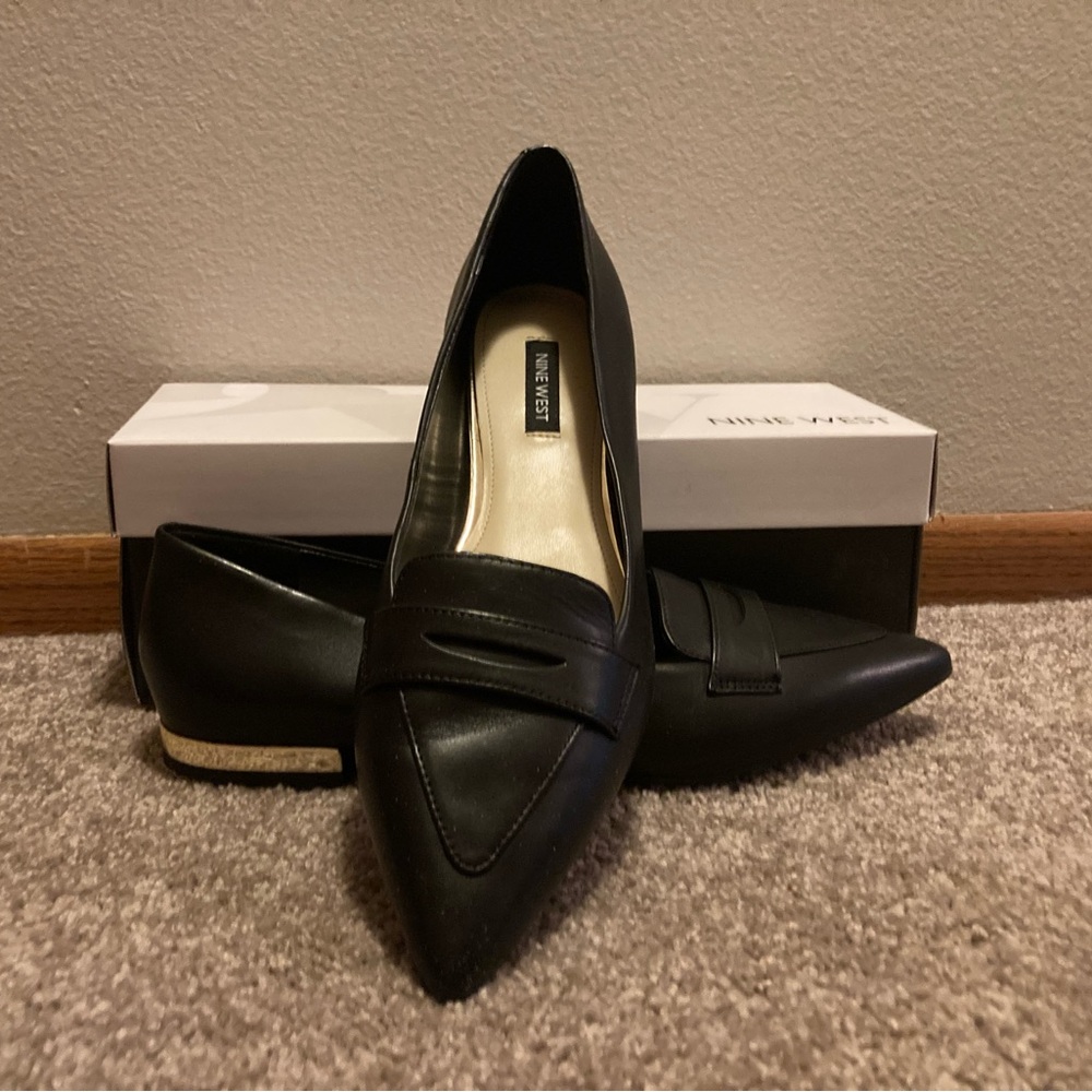 Nine West Black Lallin Women’s loafer , size 8